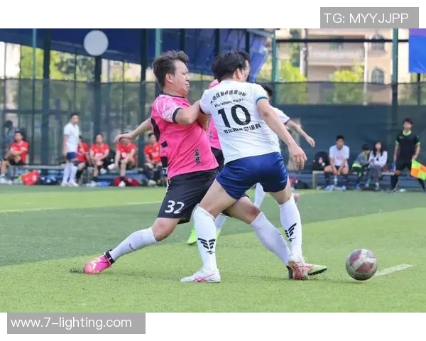 10月24日曼联对阵强敌期待精彩对决与球迷共庆胜利时刻 10月24日曼联对阵强敌期待精彩对决与球迷共庆胜利时刻