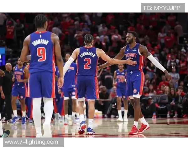 老鹰与活塞激战12月24日NBA赛场精彩对决全解析 老鹰与活塞激战12月24日NBA赛场精彩对决全解析